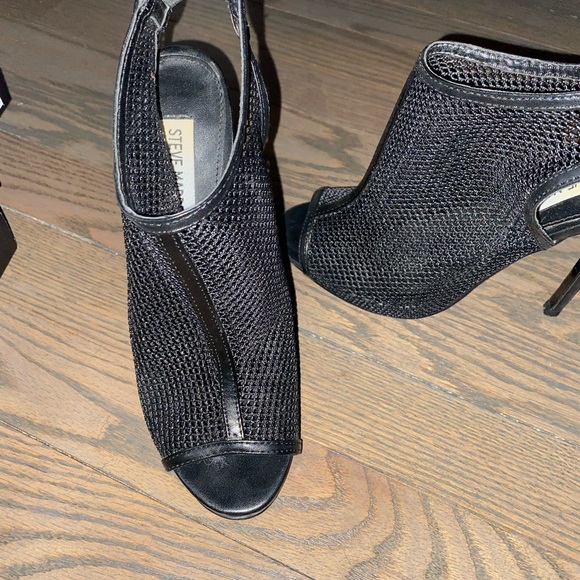Like new steve madden MESH SUPER HOT HEELS - Picture 3 of 5